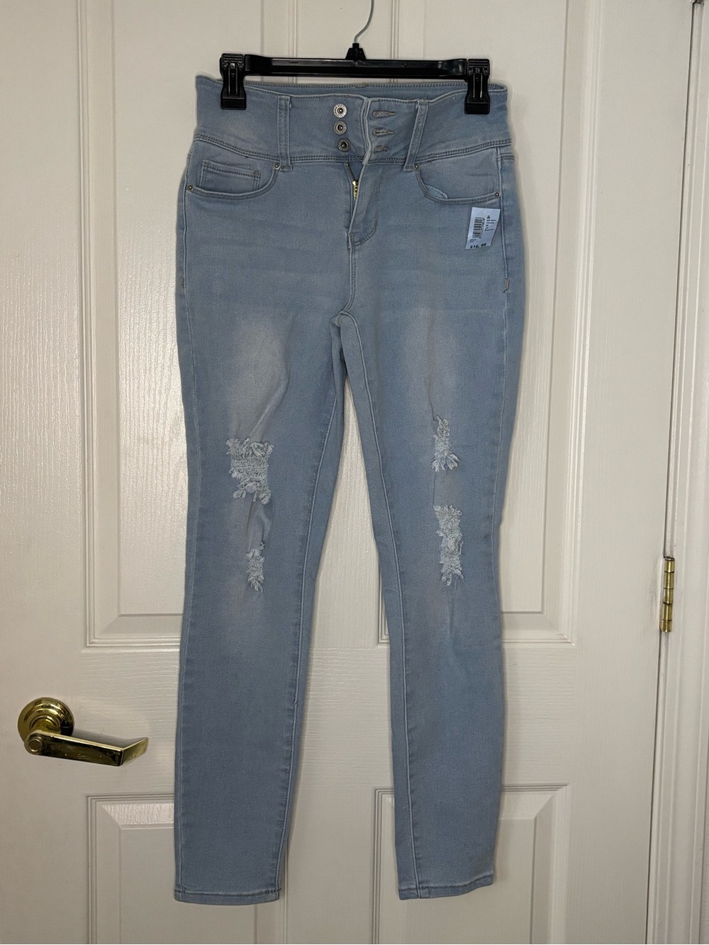 California Vintage High-Rise Light Blue Skinny Jeans with Distressed Knees
